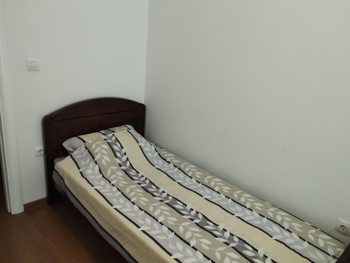 דירות באניה לוקה Square מראה חיצוני תמונה